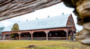 picture of a wedding barn